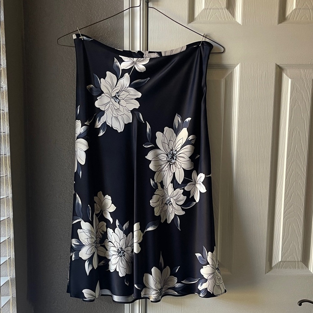 Casual Corner navy and White Floral A-Line Skirt